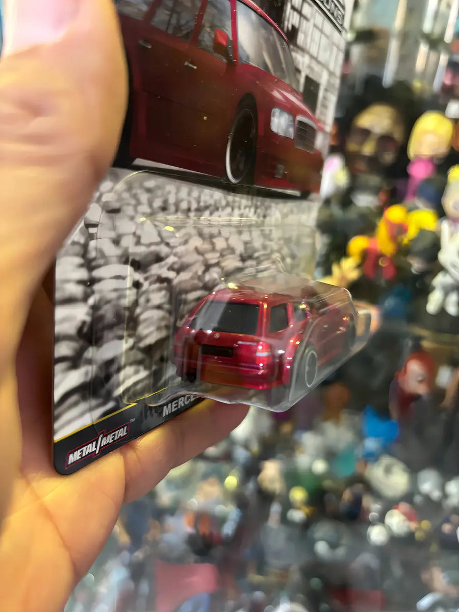 Hot Wheels Fast Wagons Mercedes Benz E 36 Amg Color Rojo